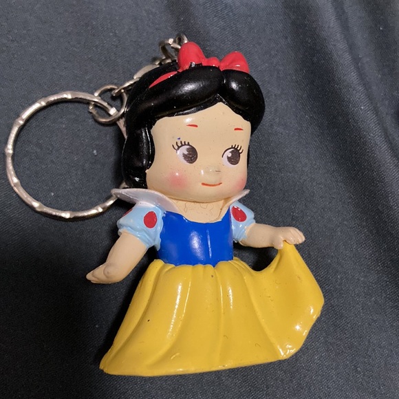 Princess keychain lot - Picture 2 of 9